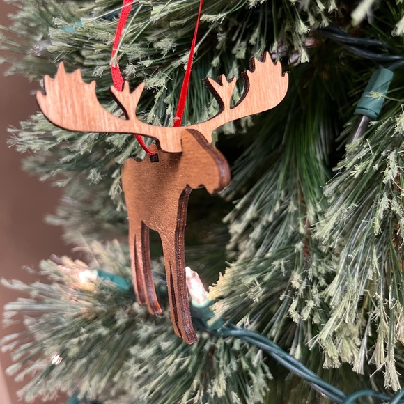 Wooden Moose Christmas Ornaments - Set of 5, hand crafted, bulk orders available - Picture 3 of 3